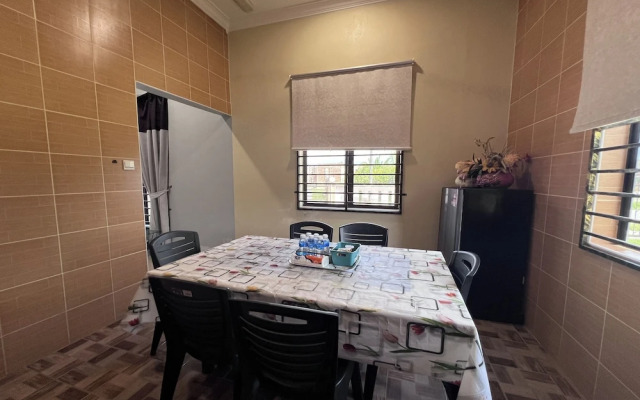 Nurbayu Villa (3 and 4 bedroom Villa) Kemaman