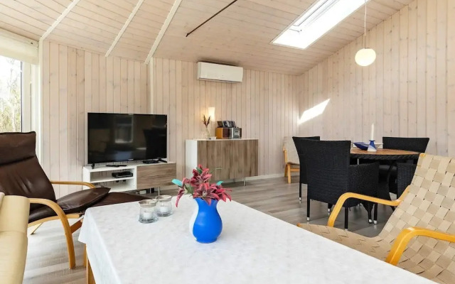 4 Star Holiday Home in Hals