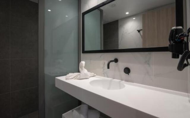 Luis Apartments