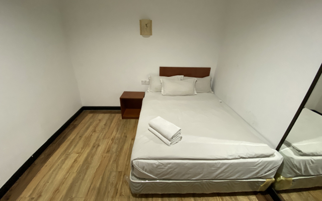 Super OYO 89847 Switz Paradise Hotel