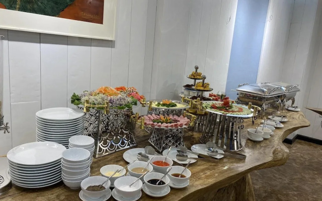 Babeeni Family Hotel