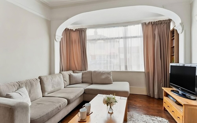 Fantastic 4Bd House In The Heart Of Mitcham