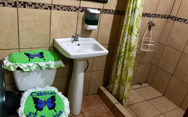 Cabinas El Pueblo - Hostel
