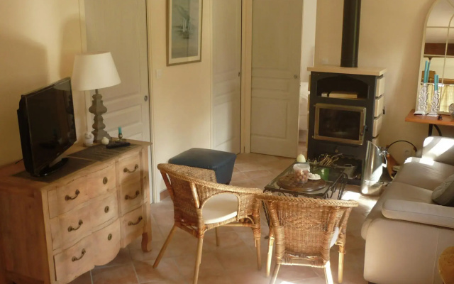 Traditional house with garden in Dampsmesnil, 15km from Giverny.
