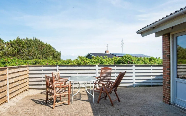 10 Person Holiday Home in Ringkobing
