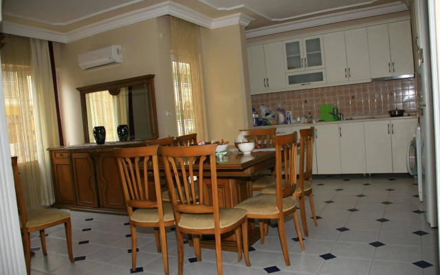 Twin Apart Hotel