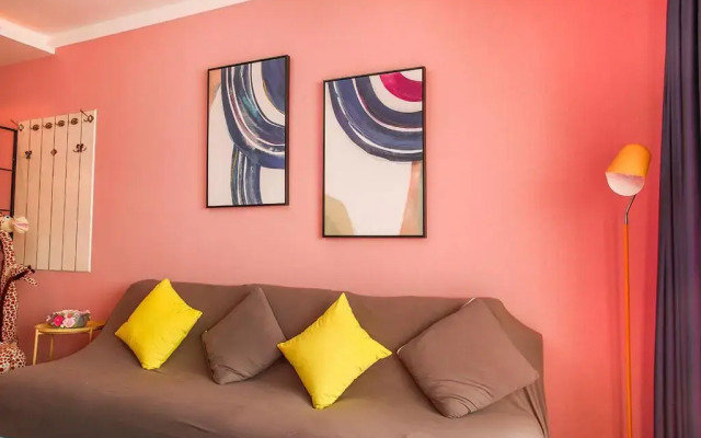 Henan Kaifeng·Gulou Square· Locals Apartment 00138460