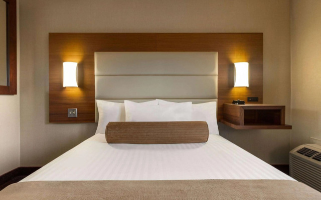 Atlantic Host Hotel, Trademark Collection by Wyndham