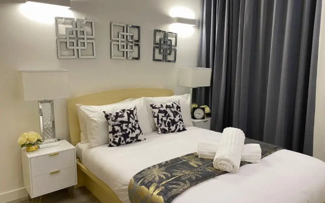 Newpointe Luxury Serviced Apartment at the Atrium