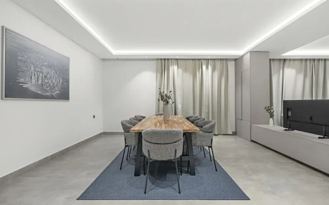 Silkhaus Rose Residency 36