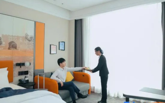 Hampton by Hilton Kashgar – People – Kashgar