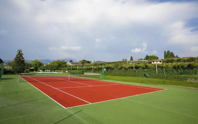 Bardolino Garden Pool Tennis on the Lake