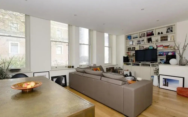 83 Goswell Apartment