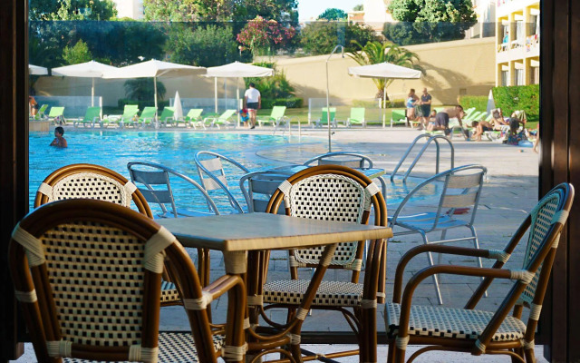 Malibu Foz Hotel - La Maison Younan