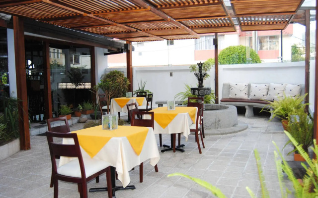 Hotel Fuente de Piedra I
