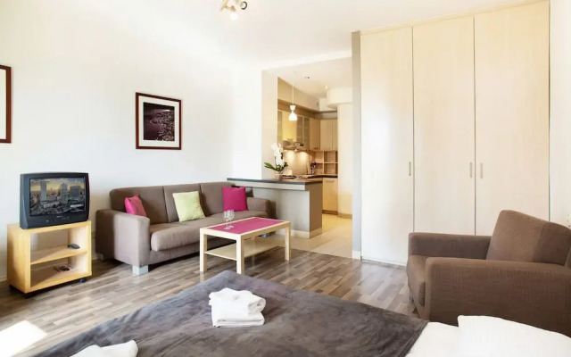 Studio Świętokrzyska Warsaw by Renters