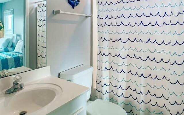 A Beach To Remember 4 Bedroom Home by RedAwning