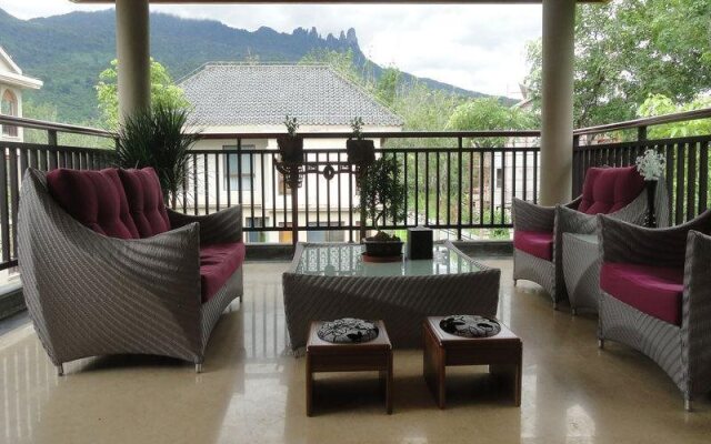 Chinese International Seven Saints SPA Hotel