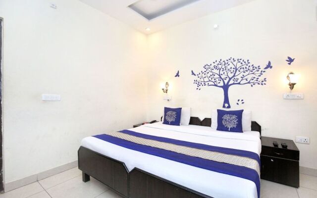 OYO 3004 Hotel Star City