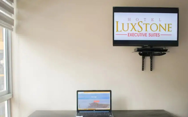 Hotel Luxstone Executive Suites