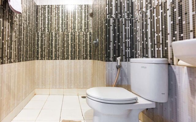 Reddoorz Plus Near Karebosi Area 3