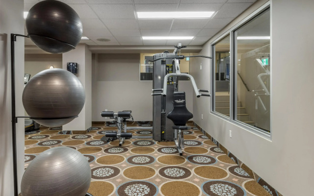 Best Western Plus Chocolate Lake Hotel