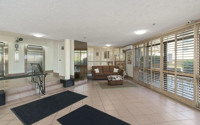 Burleigh Esplanade Beachfront Apartments