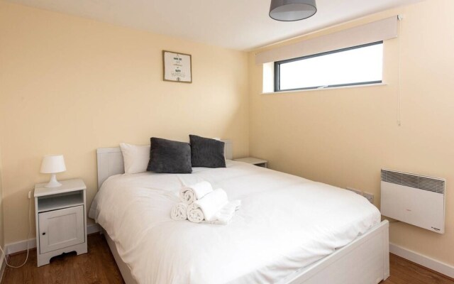 Superb Duplex Prime Location City Centre And Parking