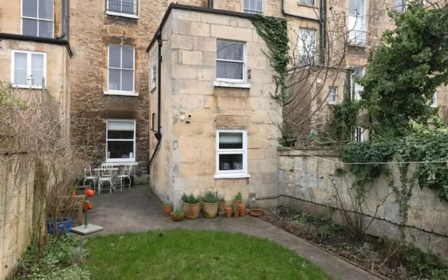 Courtyard Apartment