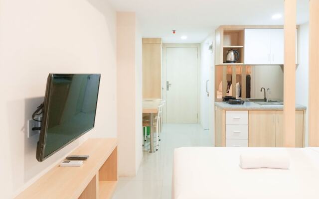Tranquil And Comfort Studio At De Prima Apartment