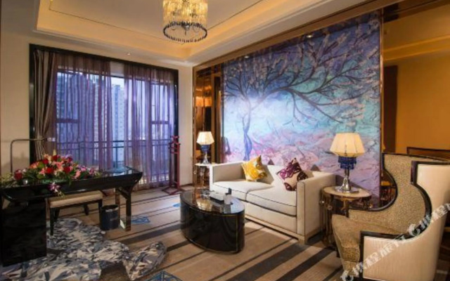 Loves Hotel