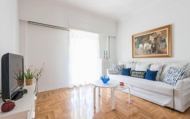 NEW! Bright & Remodeled 1Bed apt 2min Walk to Acropolis