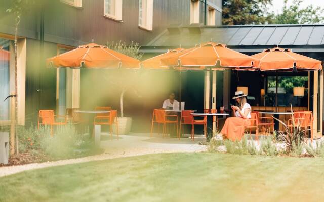 Mollie's Motel & Diner