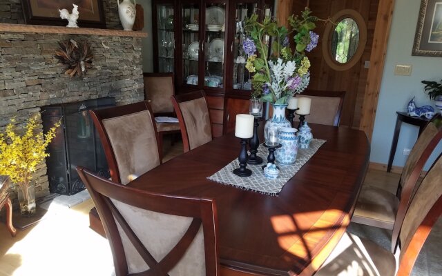 Silly Chickens Lodge B&B