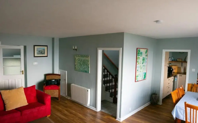 Coastal Kerry Hideaway - Sleeps 6 & Free Parking