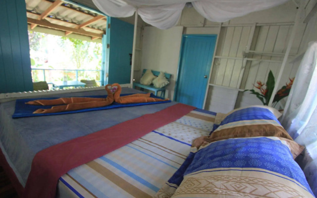 Chomjan Beach Resort
