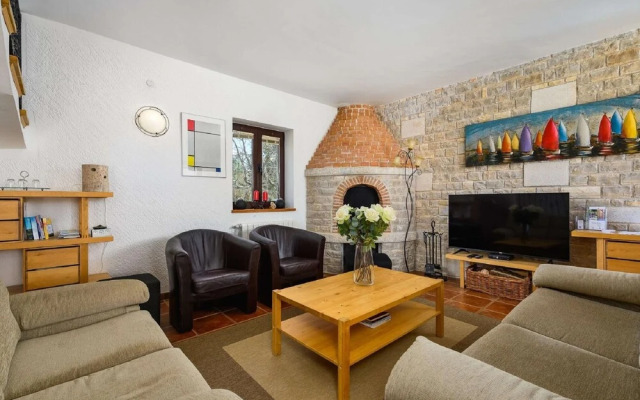 Spacious Holiday Home in Visnjan With Private Pool