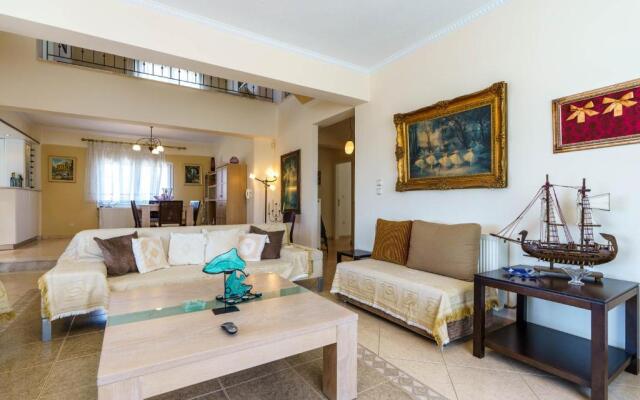 Charming Luxury Villa for 16 People