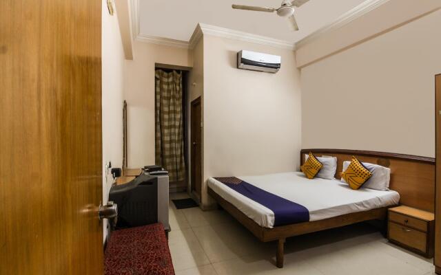 SPOT ON 69484 Hotel Rk Residency