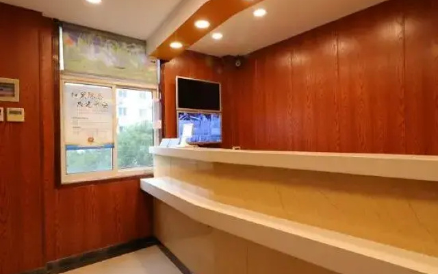 Zsmart Hotel (Shanghai Xinzhuang Metro Station Longemont)