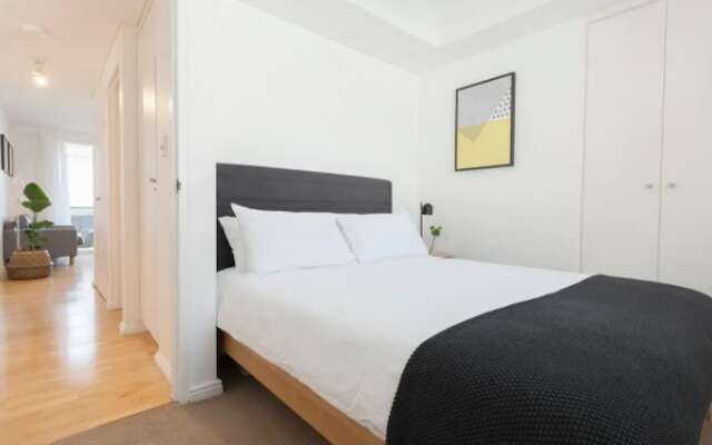 Deluxe Apartment with City Central View