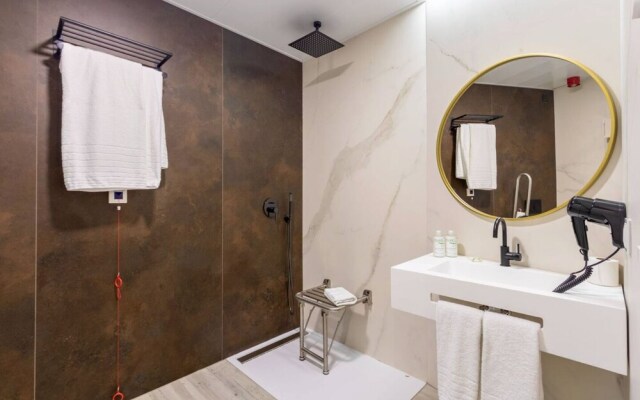 Harinas Central Apartments by Valcambre