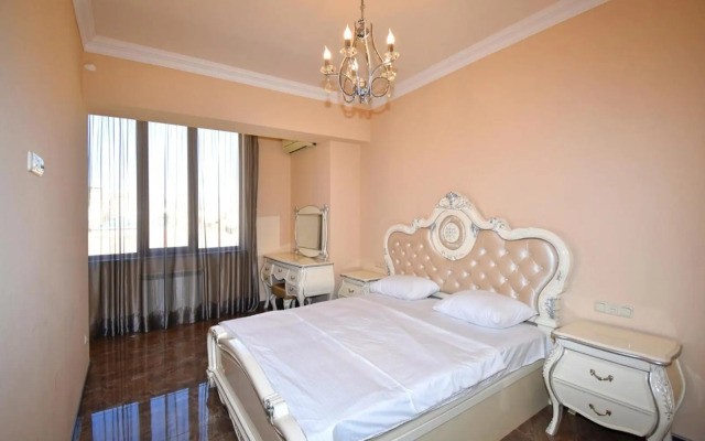 Teryan street, 4 bedrooms Luxury, Unique apartment TT888