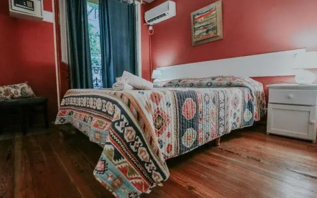 El Viajero Downtown Hostel & Suites