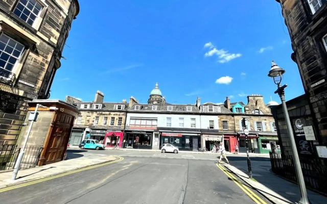Modern & Spacious 1 Bed Apt, West End