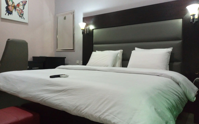 Somerset Suites