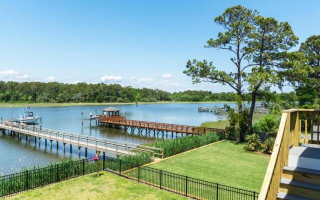 Waterway Haven by Oak Island Accommodations