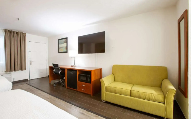 The Hotel Serene Glendale Peoria, Surestay Collection by BW