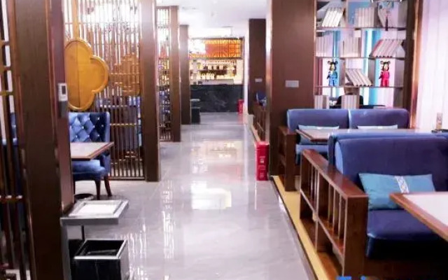 Xi'an Holiday Hotel (Xiangyin Zongxu Square)