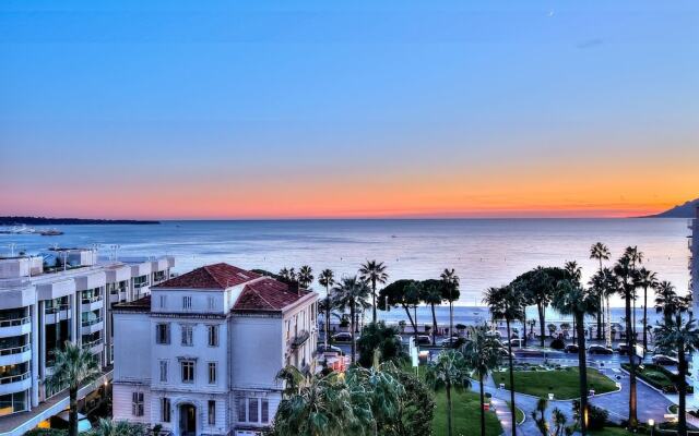 Vaste appartement Croisette vue mer